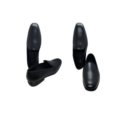 Formal black leather men’s slip-on shoe with minimalist design